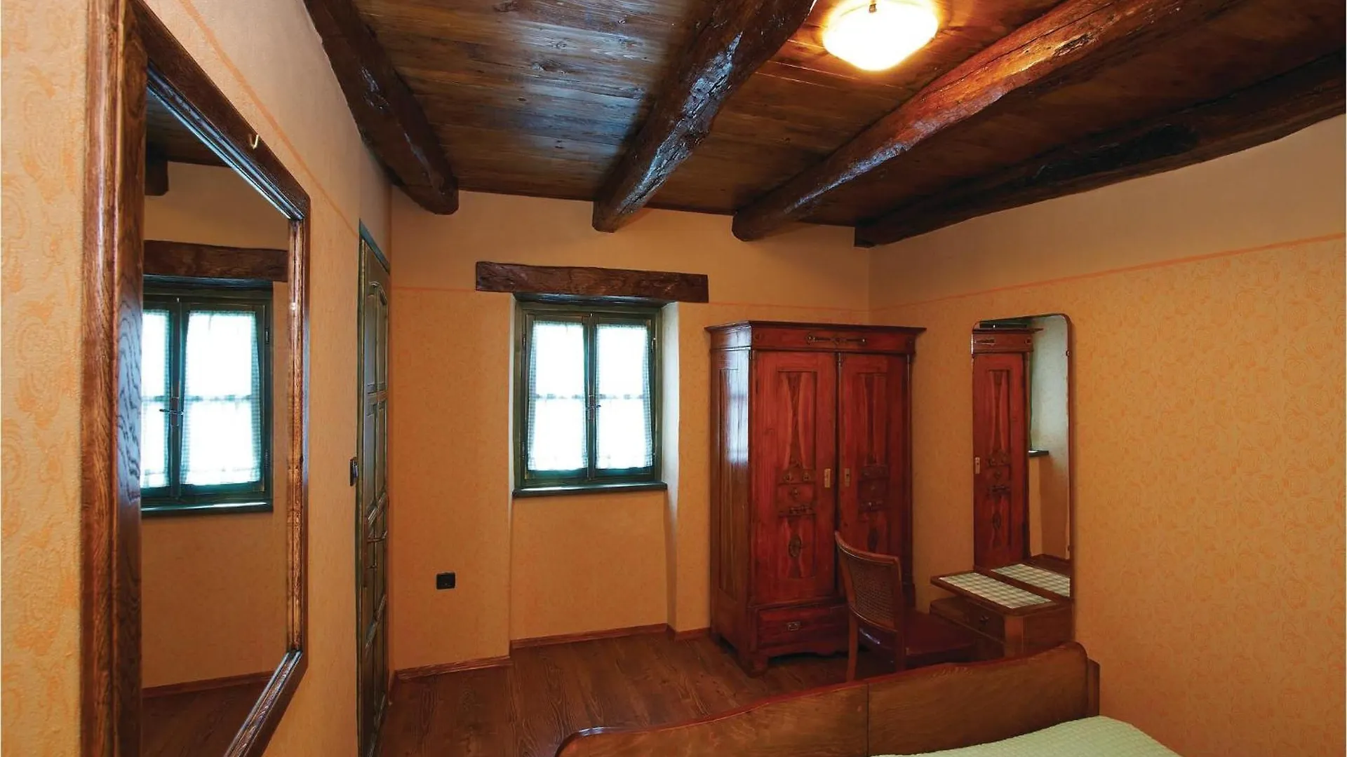 Holiday home 3 Bedroom Stunning Home In Frki Juradi Croatia