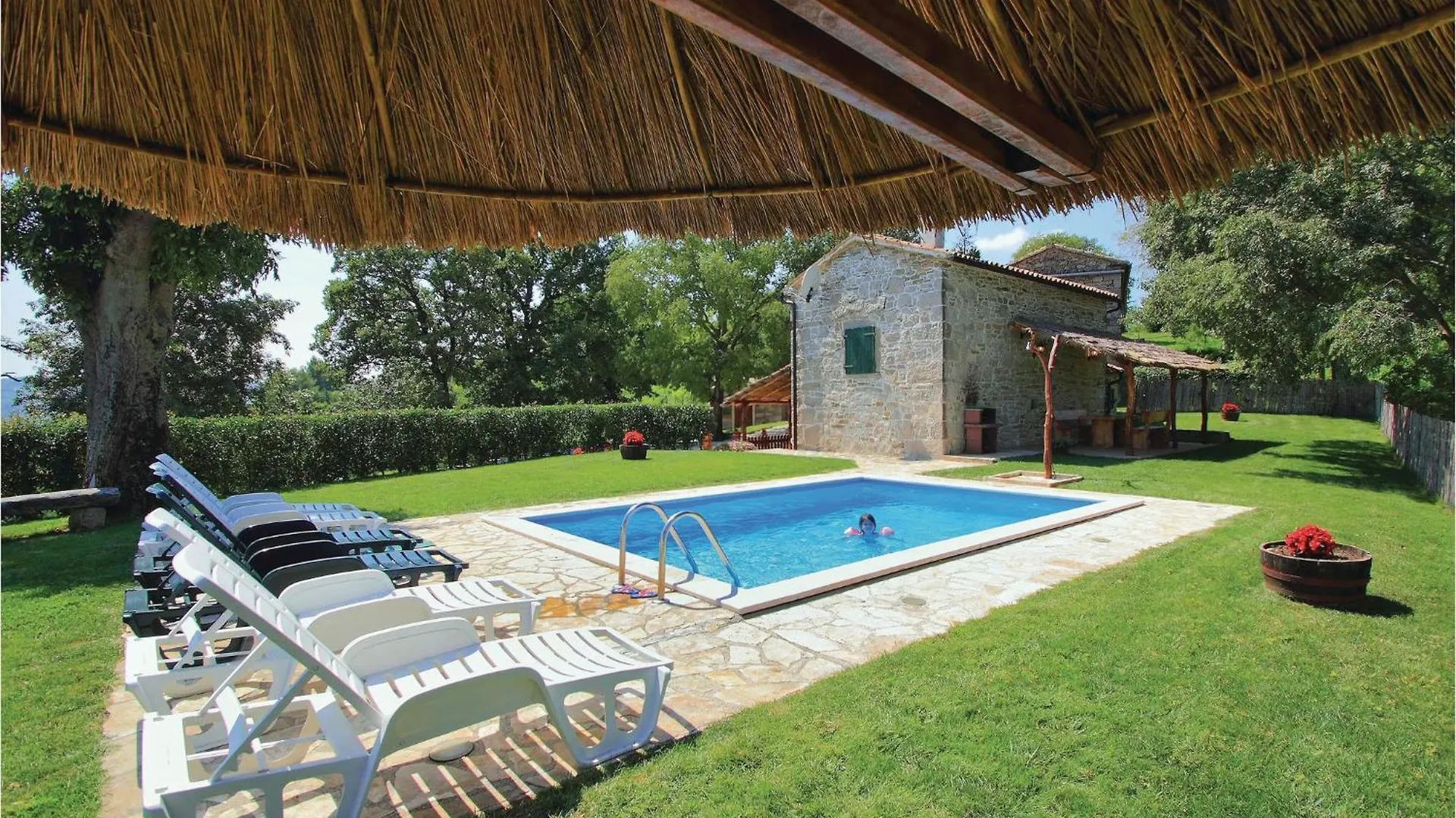 Juradi 3 Bedroom Stunning Home In Frki