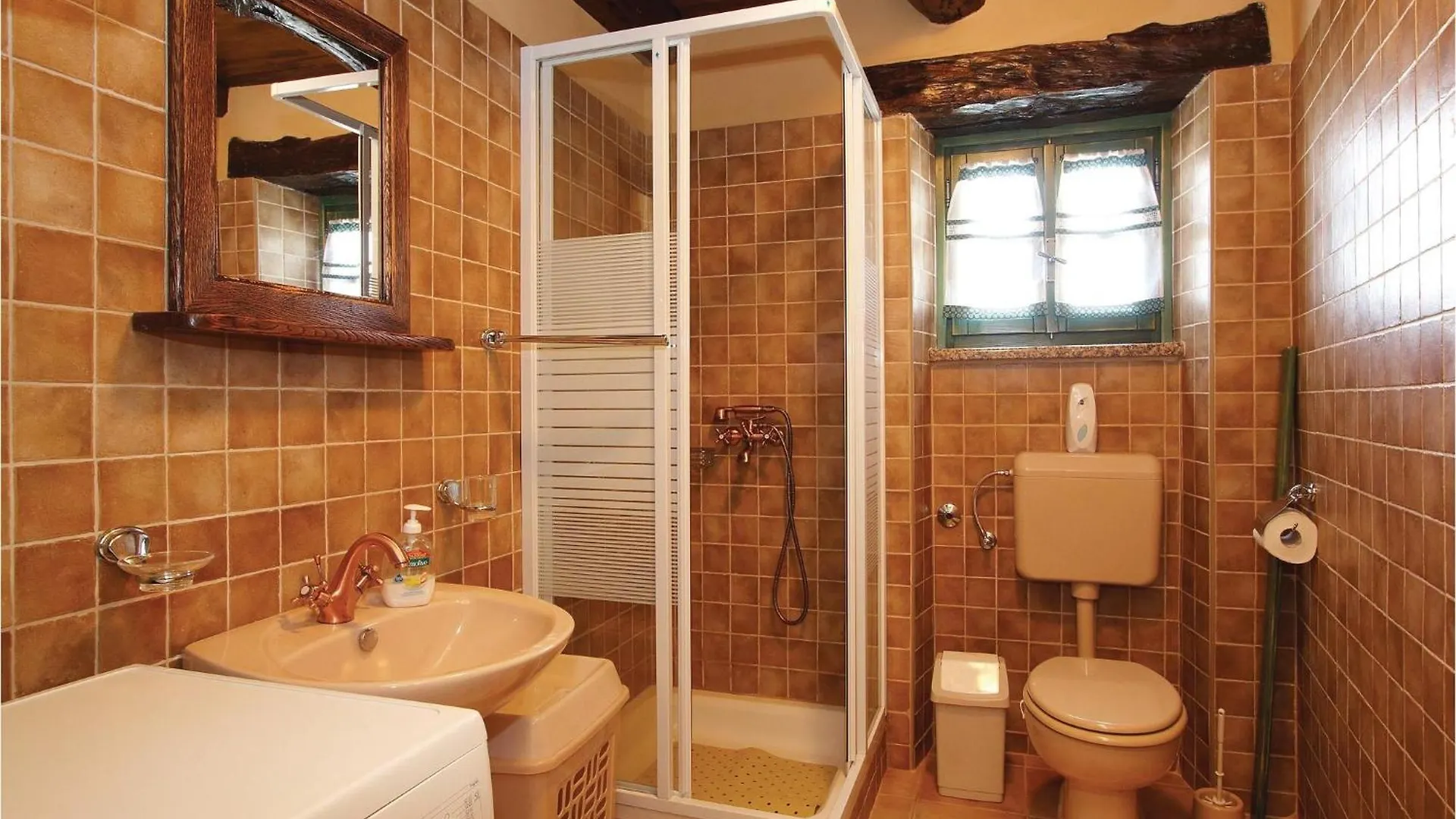 3 Bedroom Stunning Home In Frki Juradi 0*,