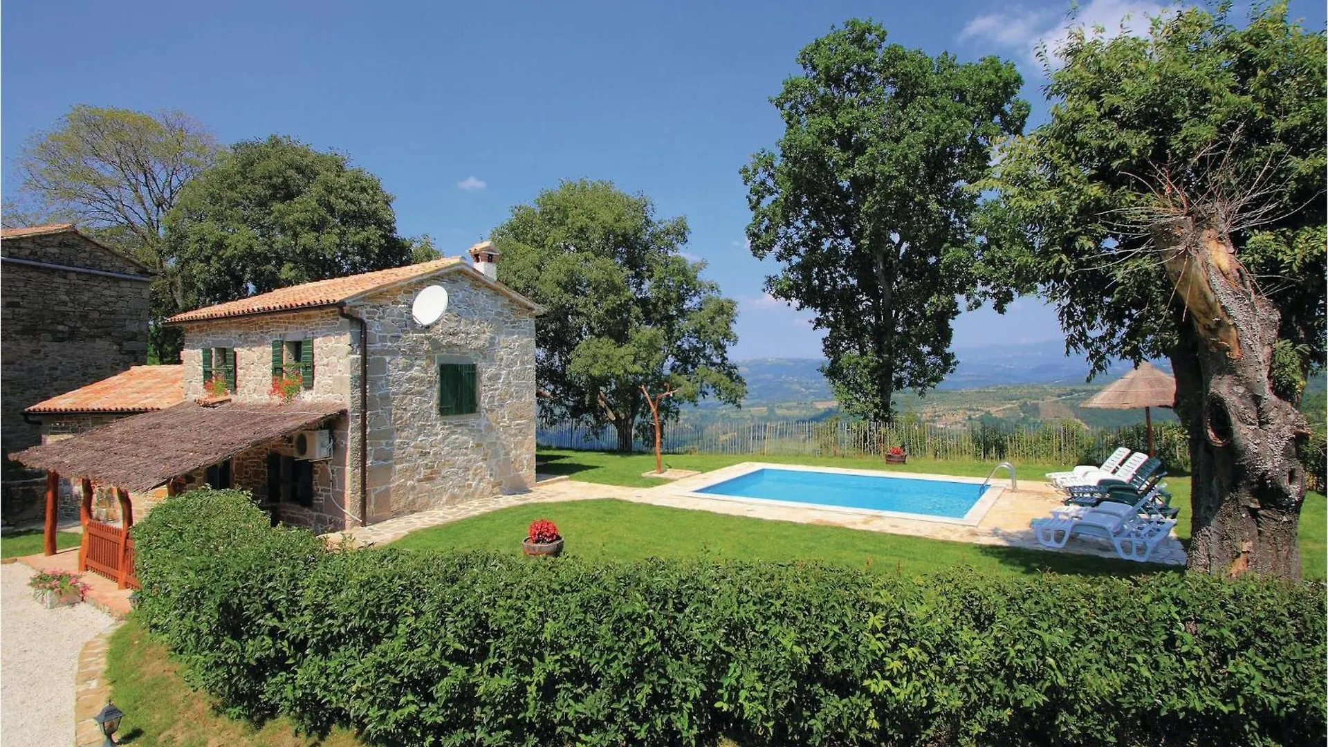 3 Bedroom Stunning Home In Frki Juradi Croatia