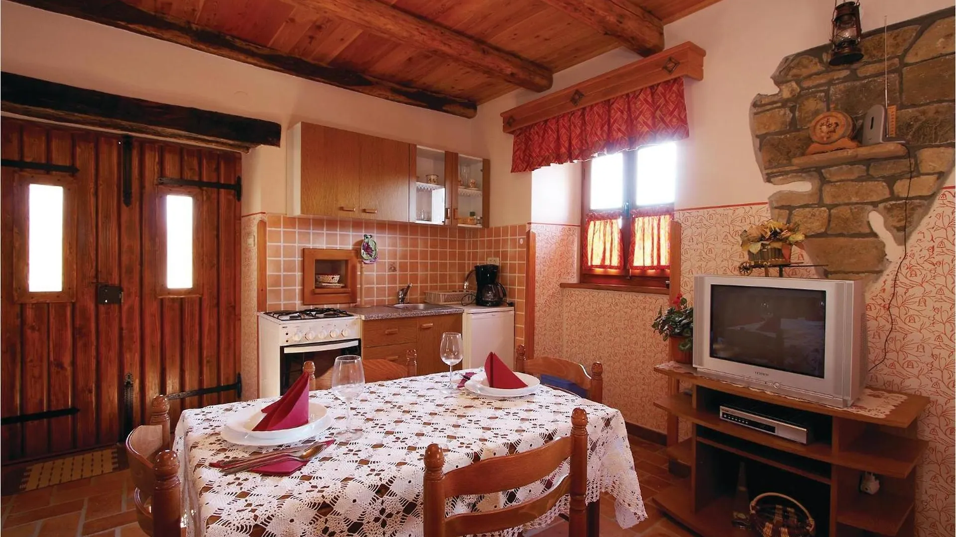 3 Bedroom Stunning Home In Frki Juradi